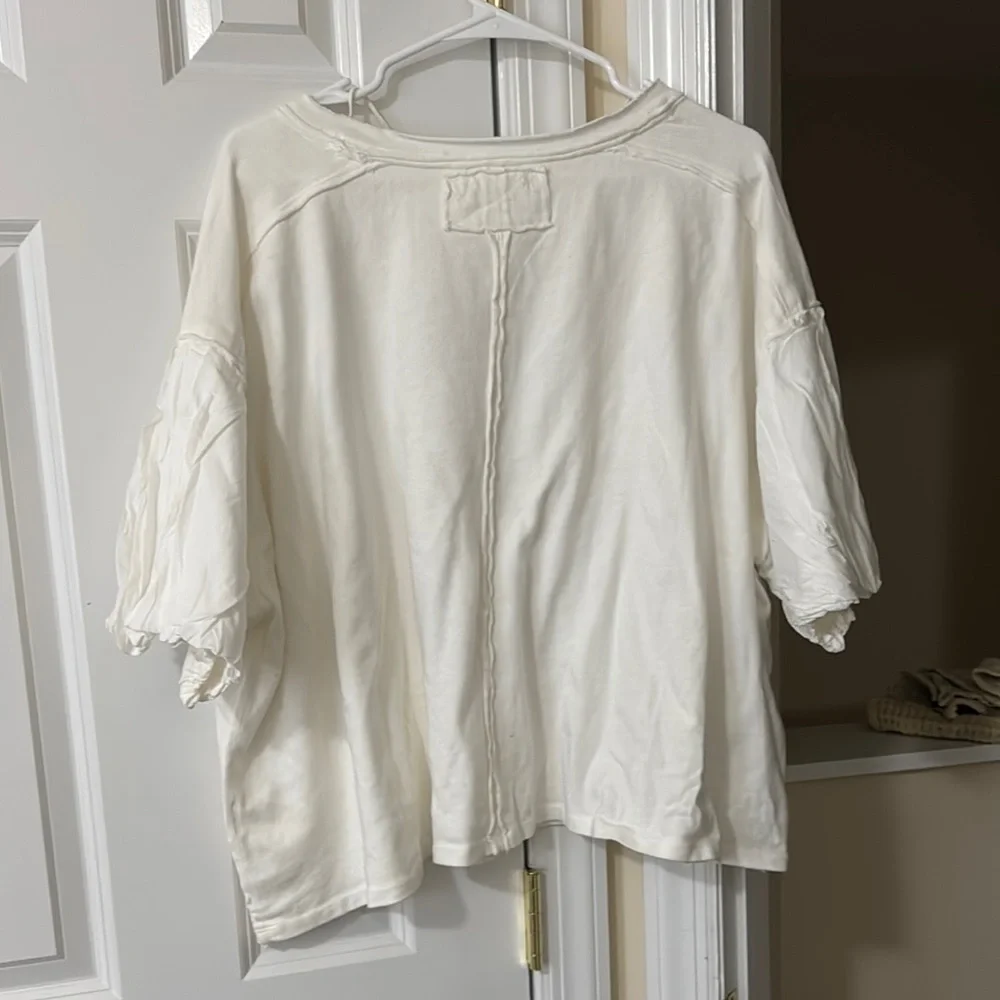 NWT Free People Blossom white puff sleeve  Tee Sz L - Picture 4 of 8